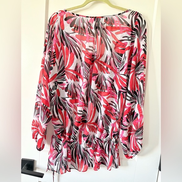 BCBGMaxAzria Red and Black Floral Blouse - Picture 3 of 3